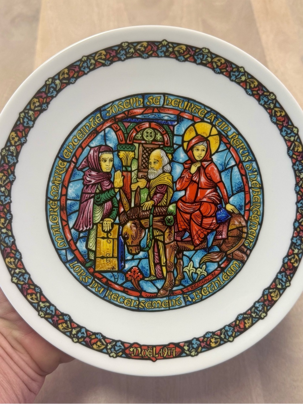 1977 Henri D'Arceau & Fils Limoges Collector Plate titled "Refus d'Hébergement"